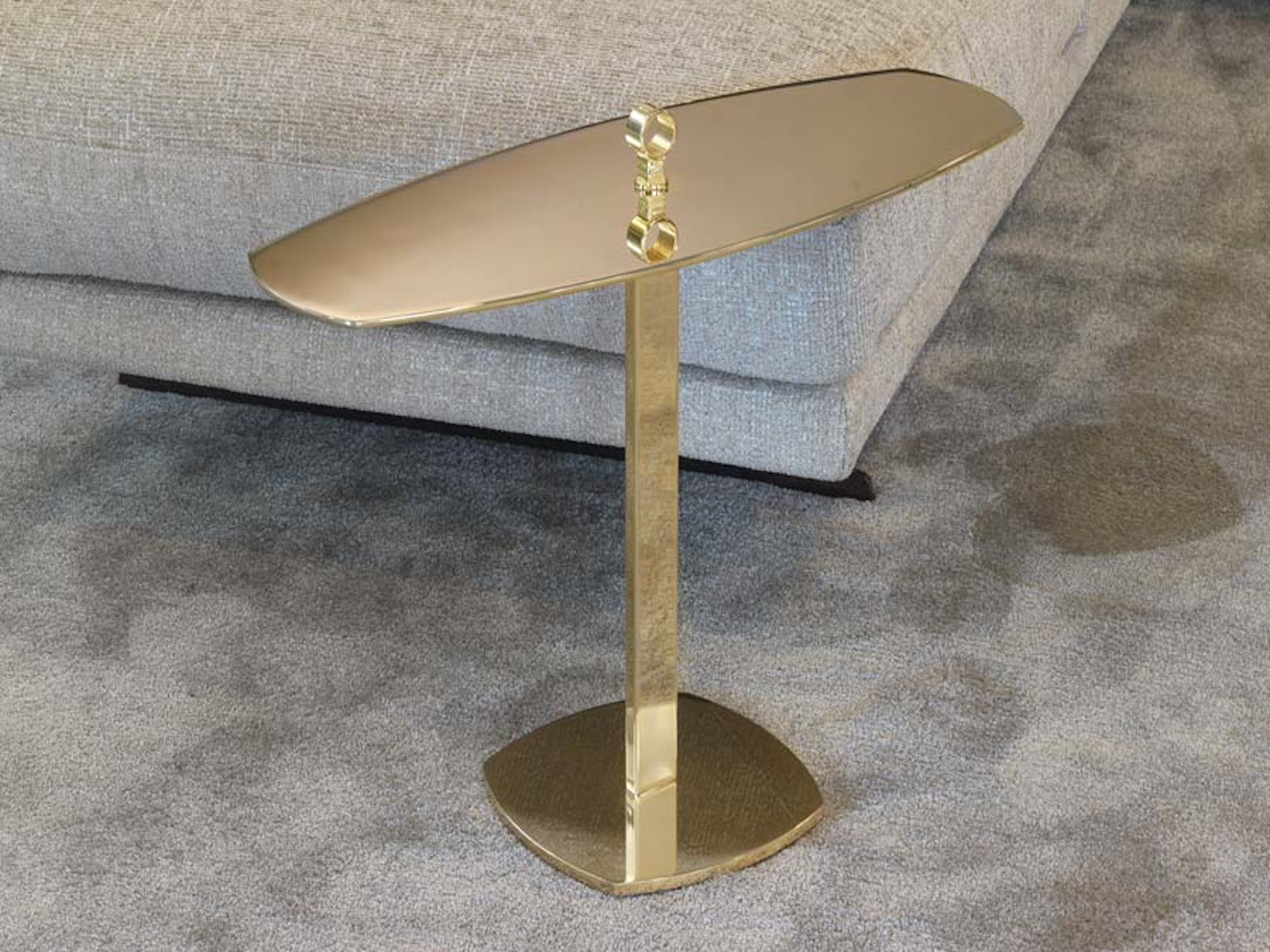 Tavolino server con top in metallo Leaf